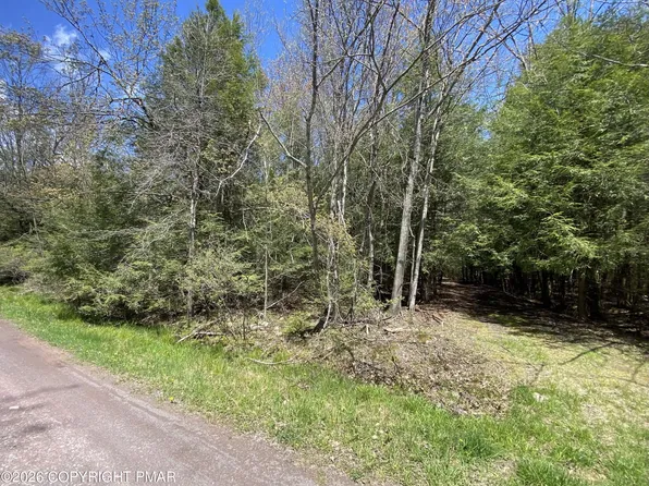 Waverly St #24, Pocono Summit, PA 18346