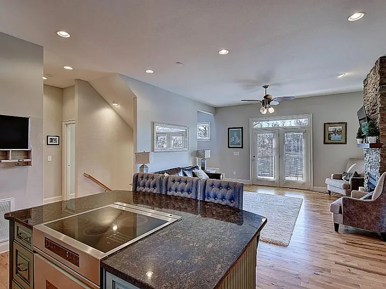 121 Lake Haven Dr — Photo 12
