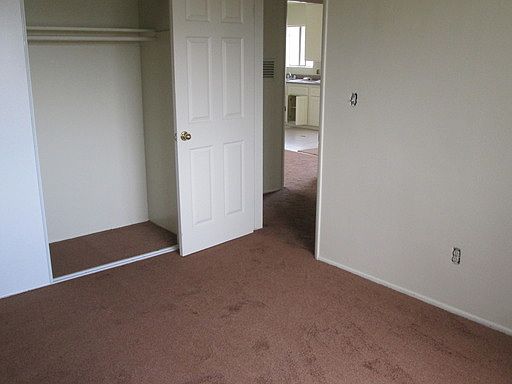 3rd image of 947 Myrtle Ave APT 04