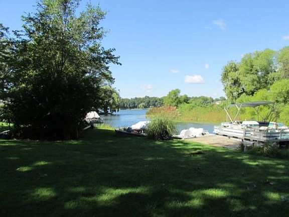 3rd image of 6834 Forestlawn Ct