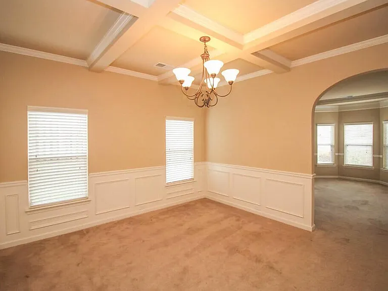 2733 Huntcliffe Dr — Photo 7