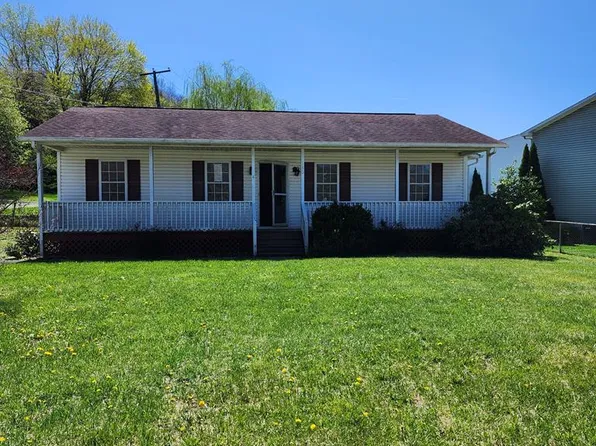 130 Veterans Dr, Richlands, VA 24641