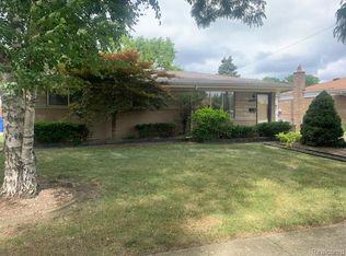 32657 Oakview Dr, Warren, MI