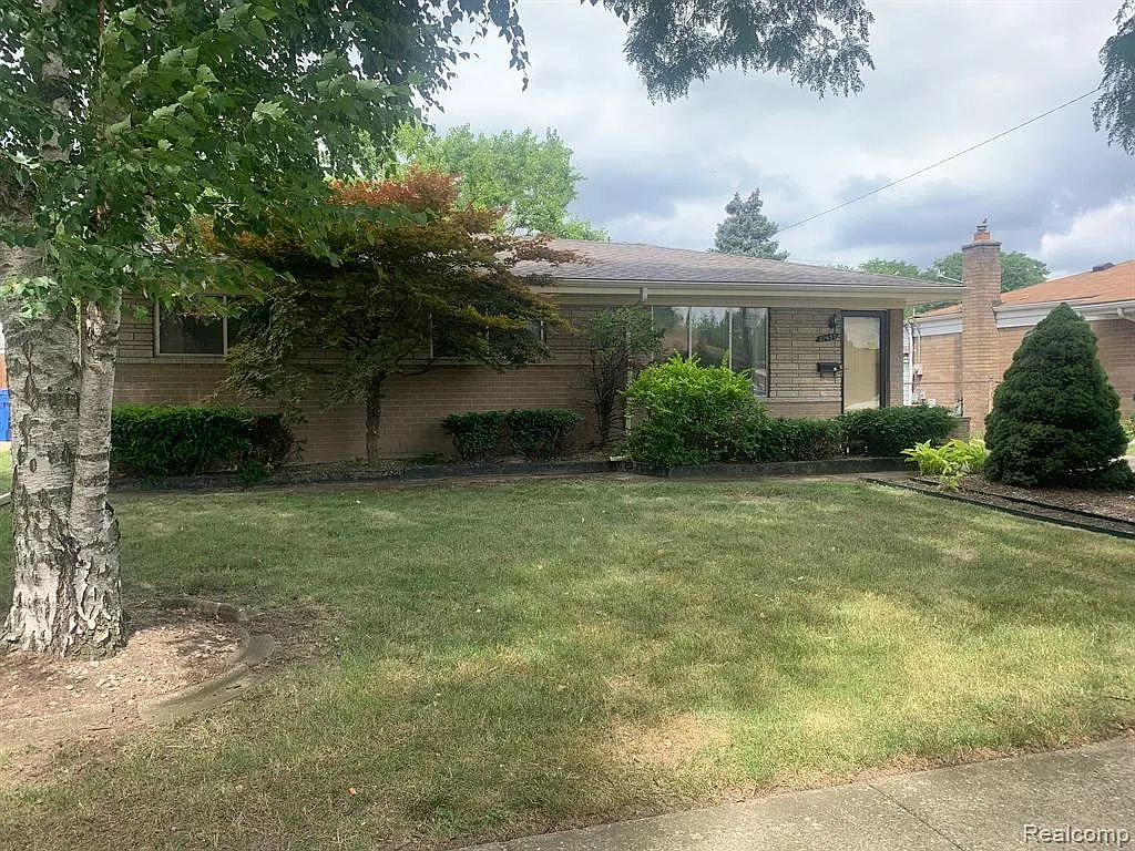 32657 Oakview Dr photo 1