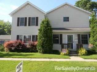 528 E Jackson St, Ripon, WI 54971