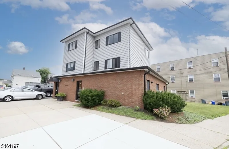1 bed, 1.0 bath, $1,499 — Photo 2