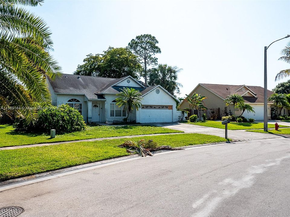 107 Princess Ct, Royal Palm Beach, FL 33411 MLS A11389184 Zillow