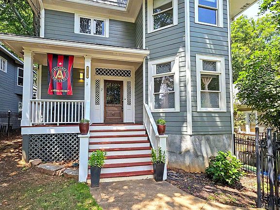 3rd image of 324 Brooks Ave NE