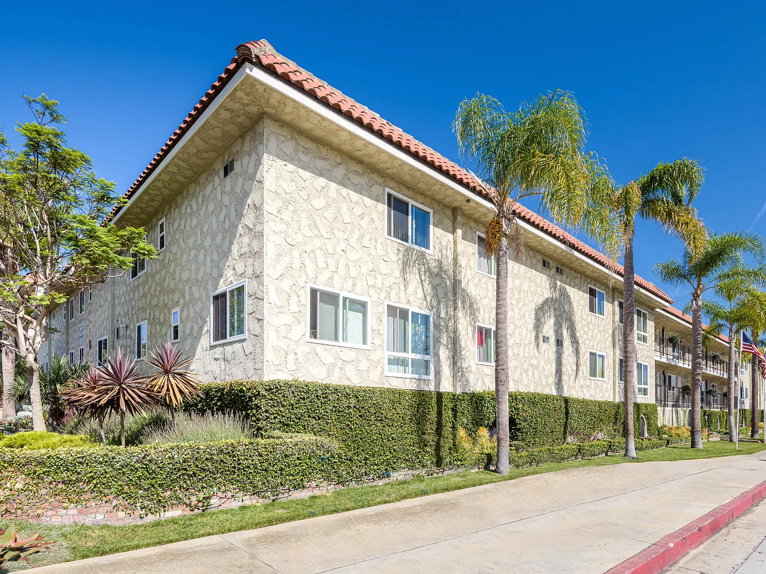 La Corona del Mar — Photo 1