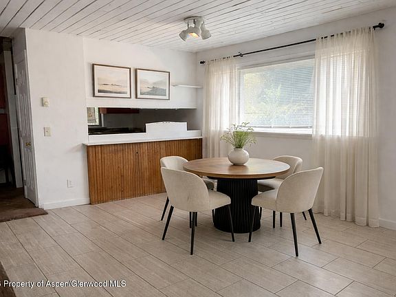 4th image of 40 Cooper Pl