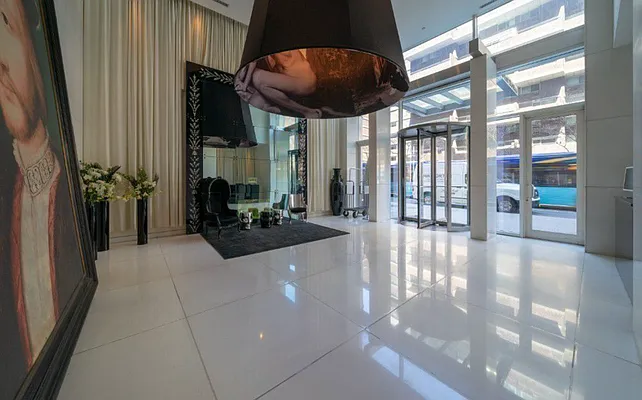 Rented by Compass | media 9