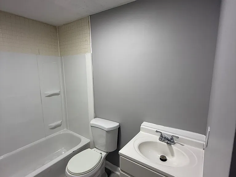 363 Amherst St — Photo 15