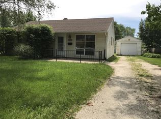 1315 Larkspur Ln, Champaign, IL 61821