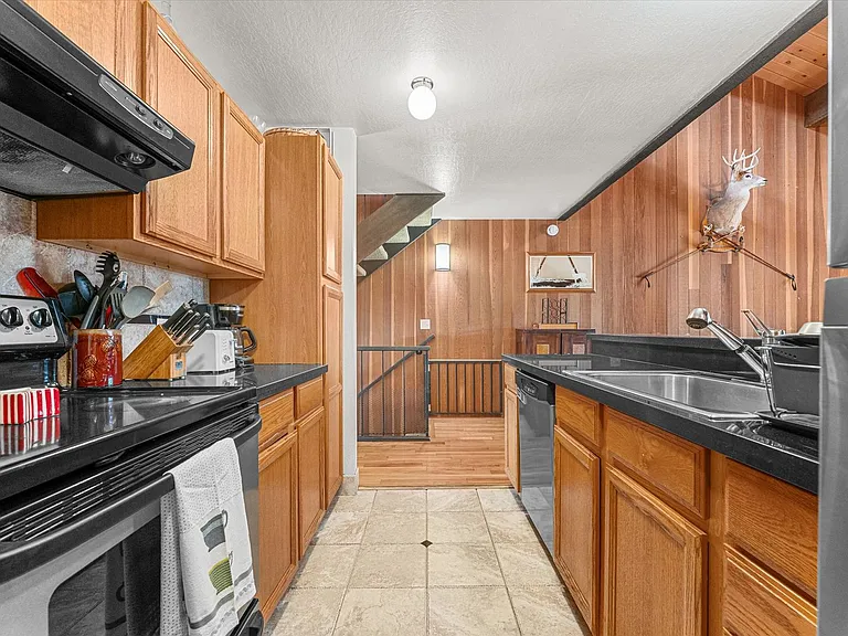 1001 Commonwealth Dr #207 — Photo 10