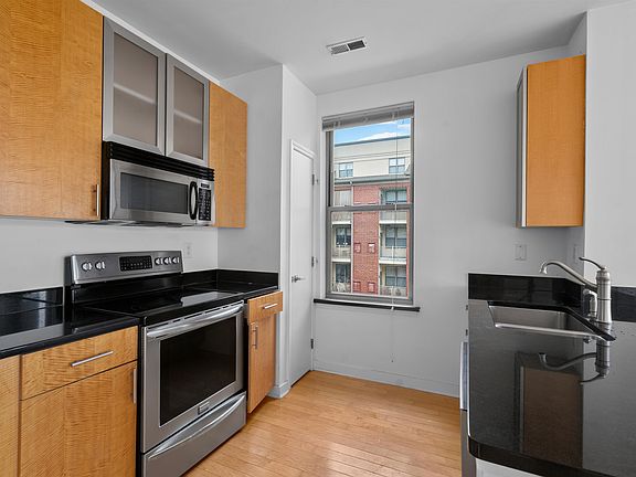 3rd image of 24 Avenue At Port Imperial #335