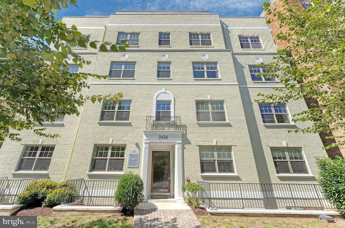 2 bed, 853 sqft, $3,200 — Photo 4
