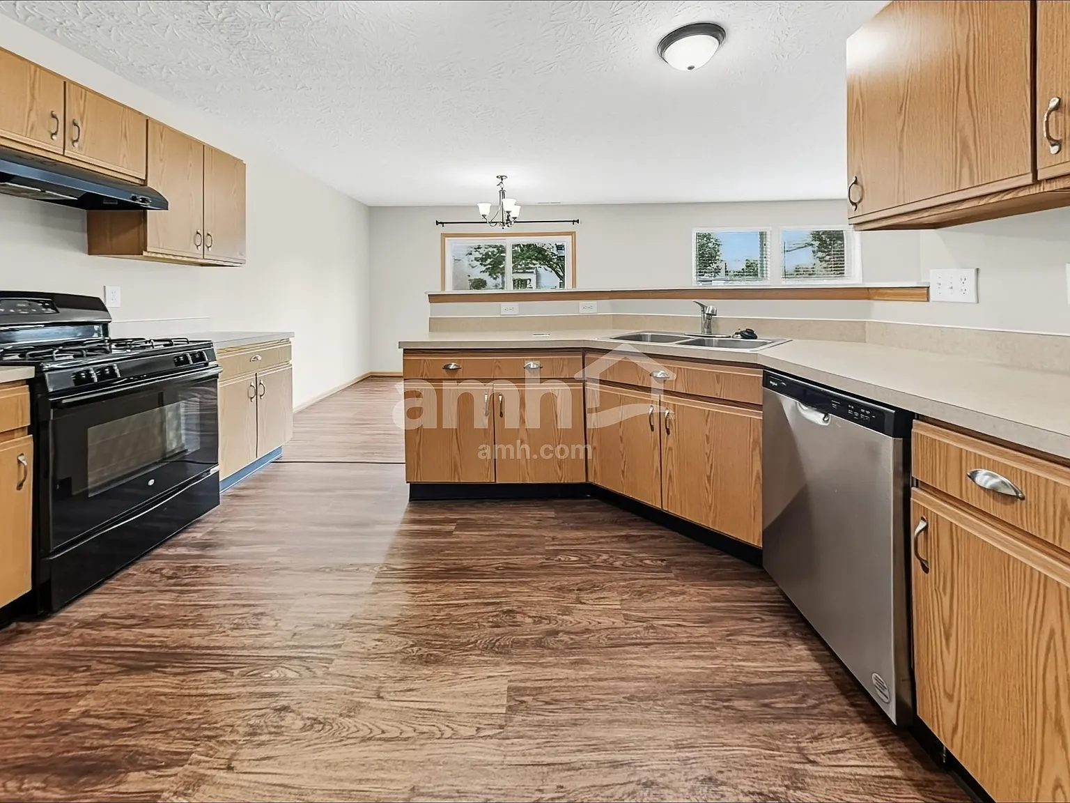 3 bed, 2.5 bath, 1677 sqft, $2,275 — Photo 4
