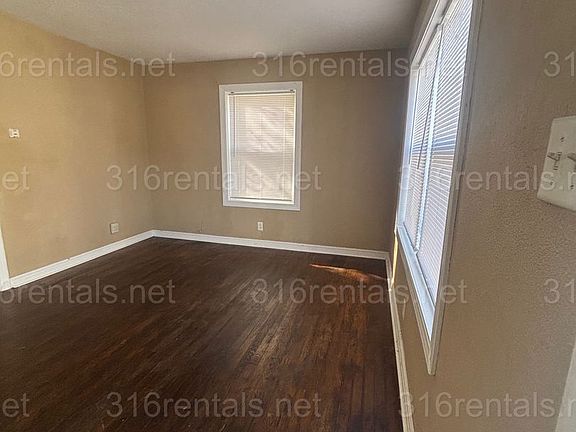 2nd image of 906 S High St #916