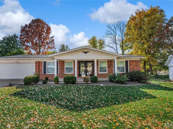 15734 Plymton Ln, Chesterfield, MO 63017