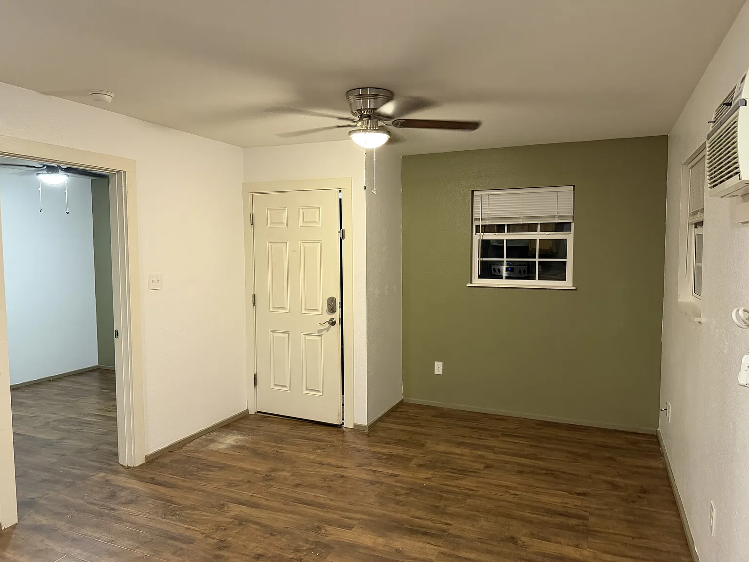 1 bed, 450 sqft, $1,050 — Photo 3
