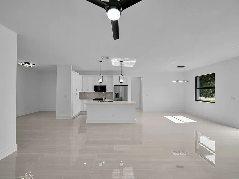73 Flamingo Blvd — Photo 2