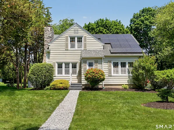 23 Brewster Place, Trumbull, CT 06611