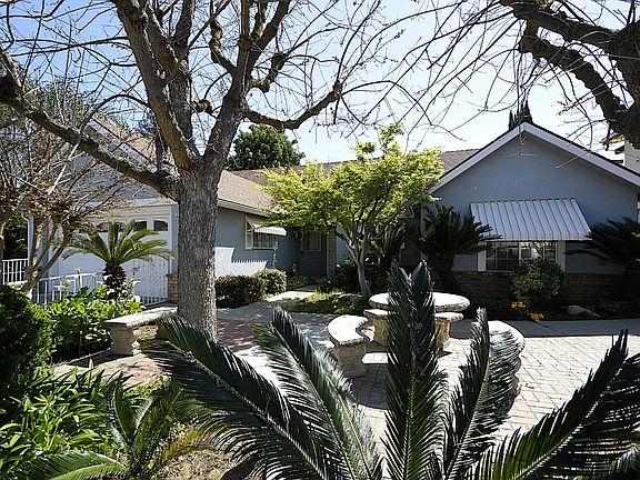 5th image of 2037 E Decatur Ave