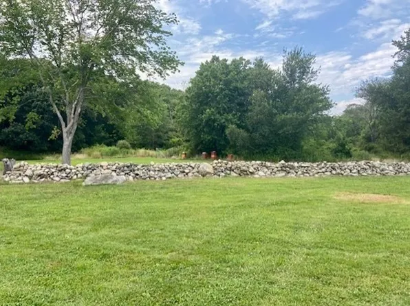 4 Marvel St, Swansea, MA 02777