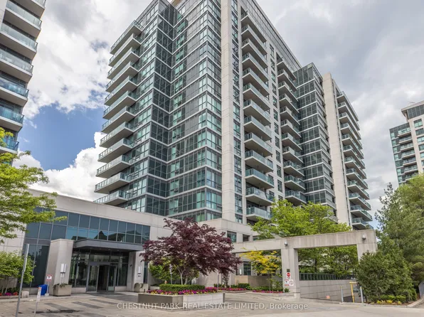 35 Brian Peck Cres #306, Toronto, ON M4G 0A5
