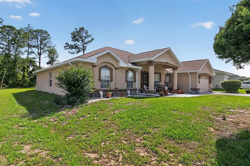 4 bed, 2.0 bath, 2245 sqft, $2,100 — Photo 2