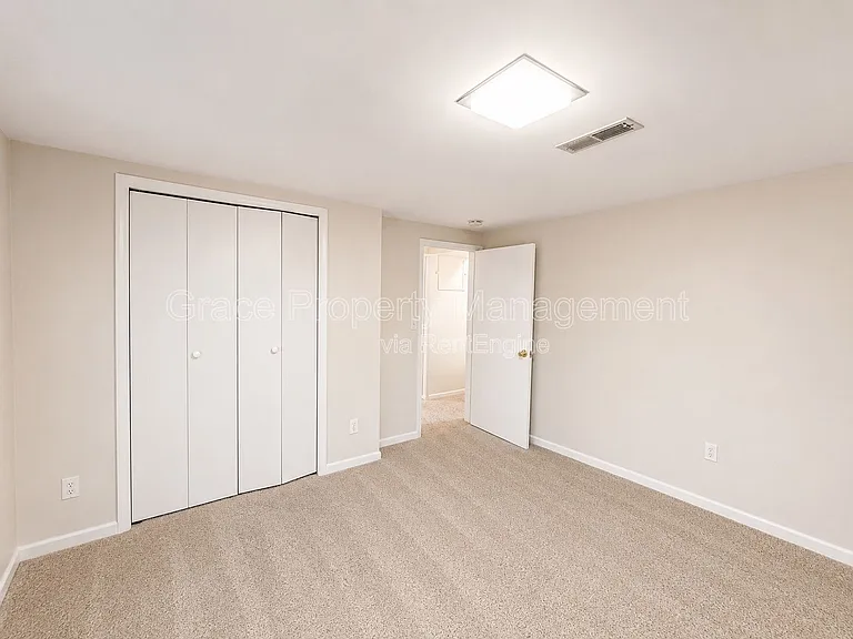 7033 S Cherry St — Photo 14