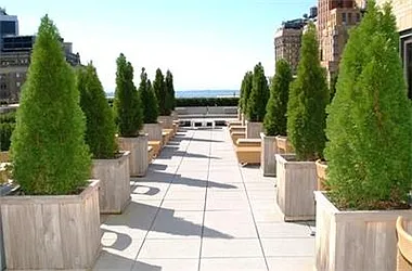 Rented by R New York