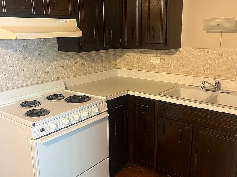11945 S Hamlin Ave #1B — Photo 4