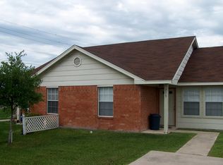 777 Heritage Ln, Eagle Lake, TX 77434