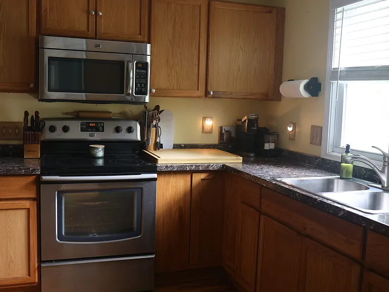 610 S Elm St — Photo 6