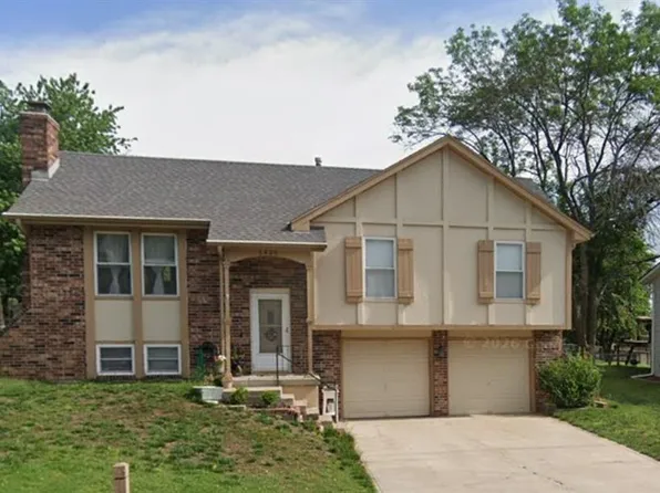 1420 W Spruce St, Olathe, KS 66061