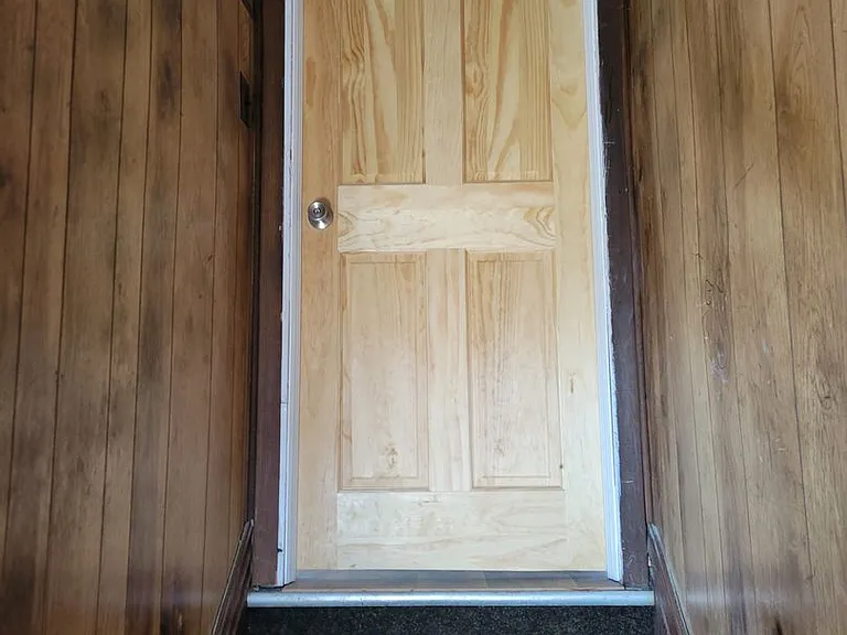 2502 Oak St — Photo 3