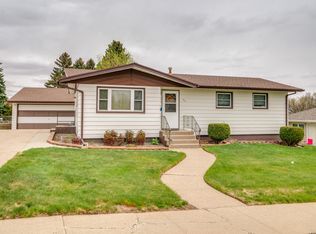 711 N 25th St, Bismarck, ND 58501