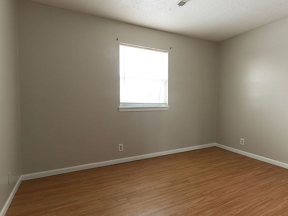 2nd image of 109 Albany Dr APT C