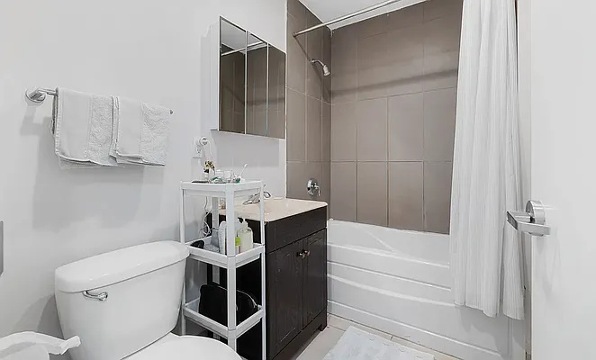 Rented by REAL New York | media 23