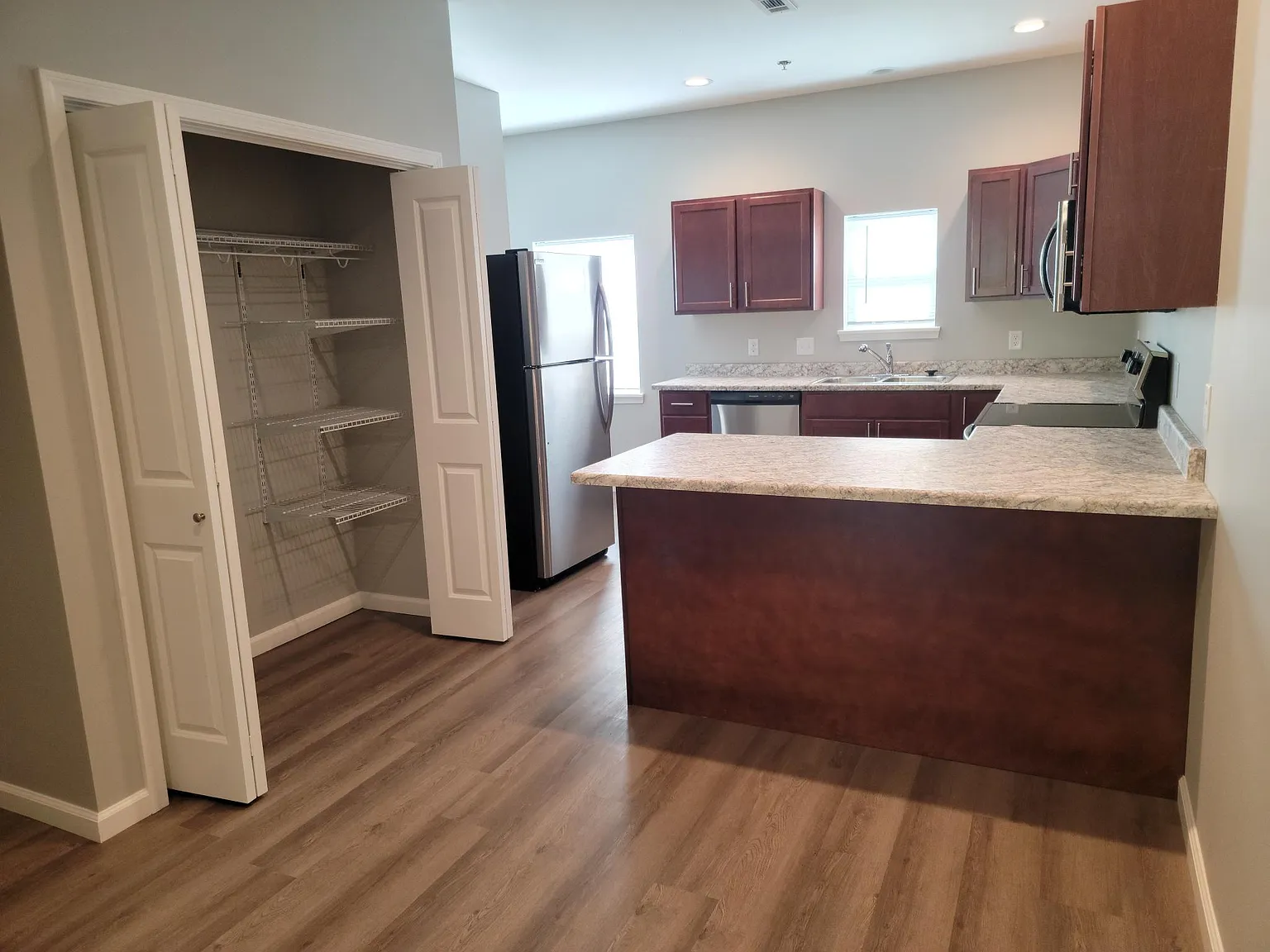 2 bed, 1250 sqft, $1,800 — Photo 3