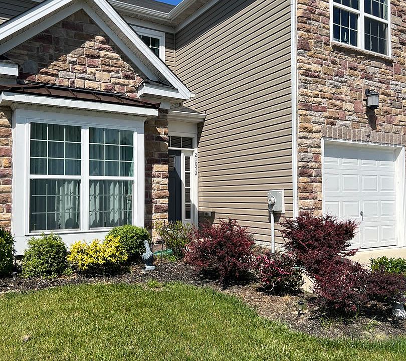 1st image of 21072 Brunswick Ln