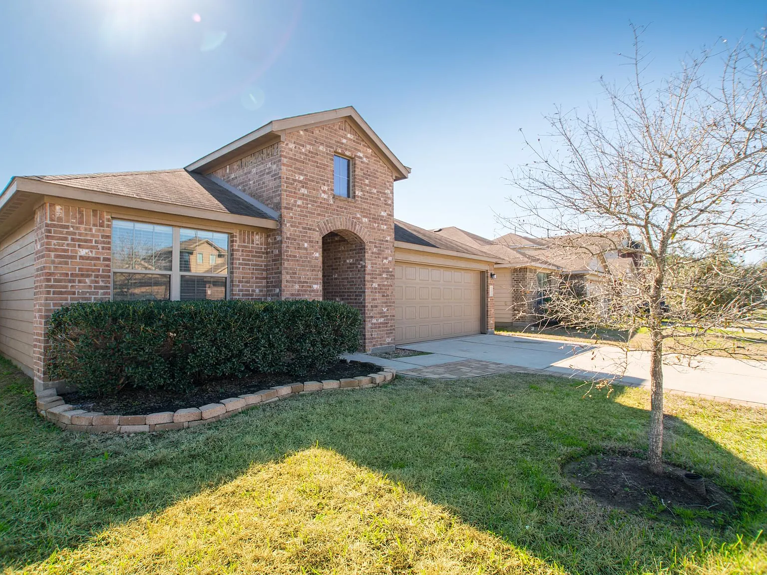4 bed, 2.5 bath, 2216 sqft, $2,195 — Photo 4