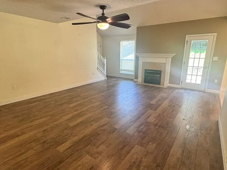 712 Denise Dr — Photo 9