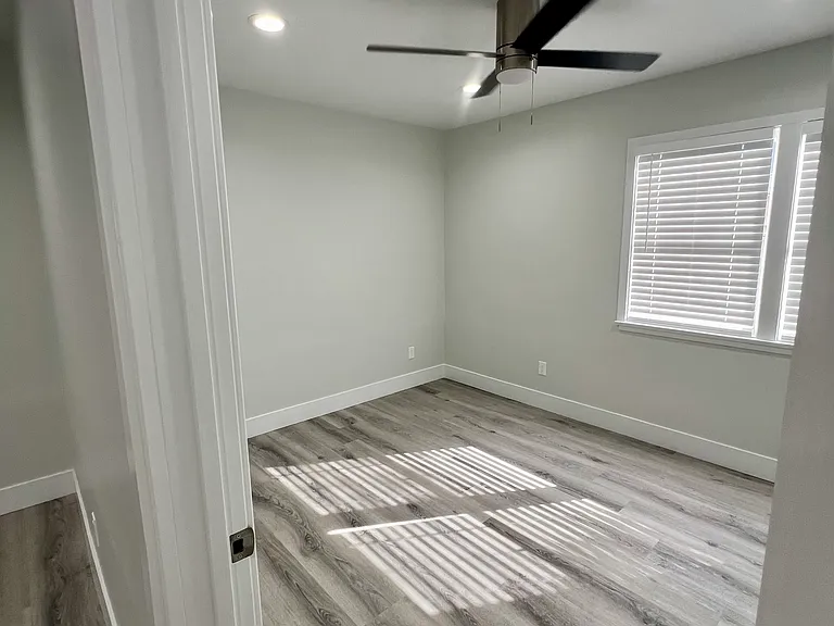 6061 Fishburn Ave #C — Photo 10