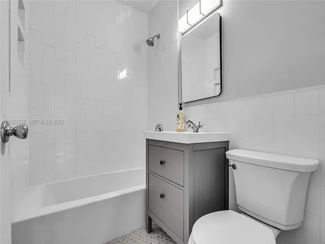 648 South Dr — Photo 3