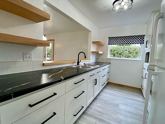 4th image of 1951 Toucan Way Unit 210