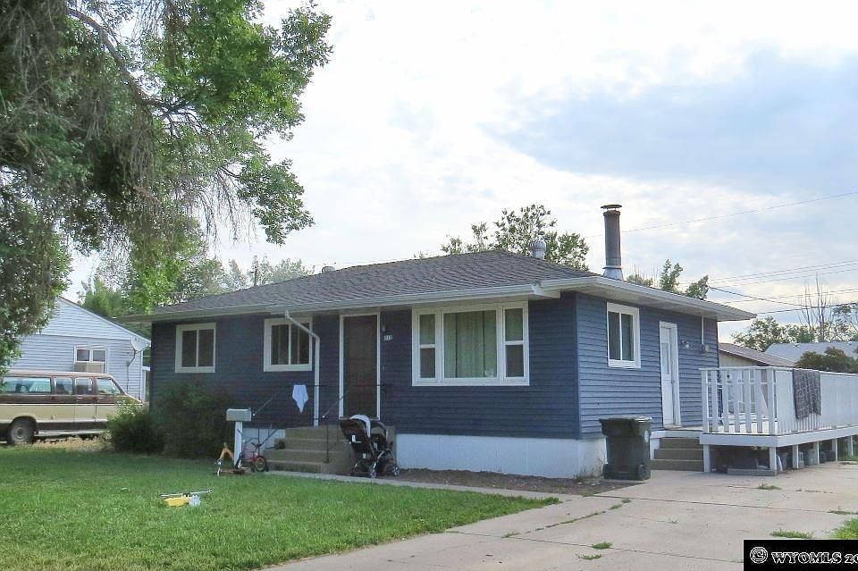1st image of 813 N 12th St E
