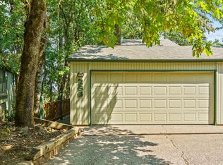 265 Foxtail Dr, Eugene, OR 97405