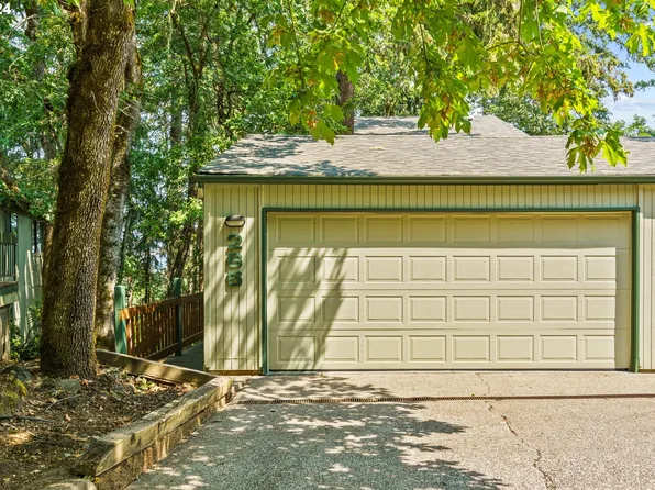 265 Foxtail Dr, Eugene, OR 97405